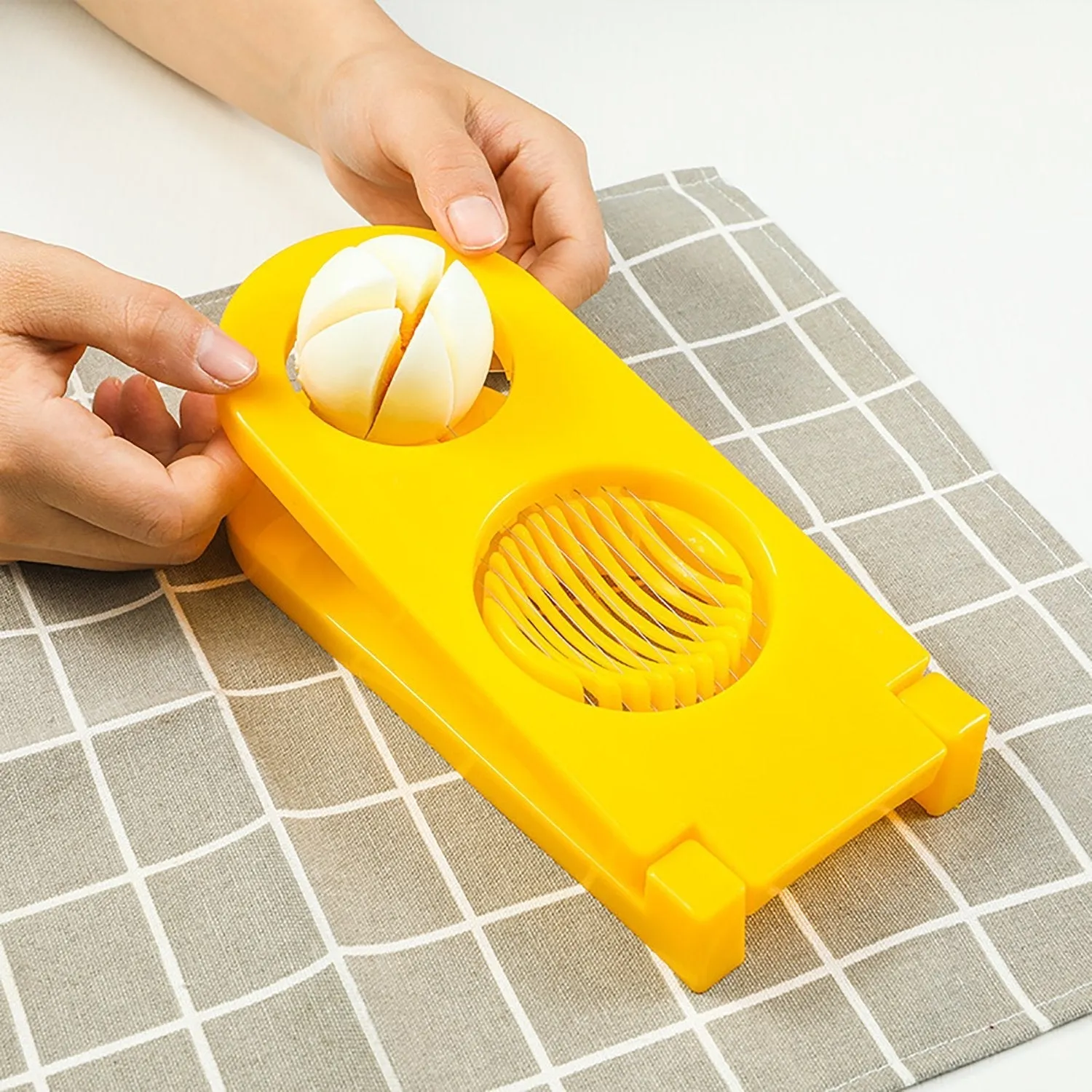 2555 Multi-Segment 2 in 1 Egg Cutter / Slicer