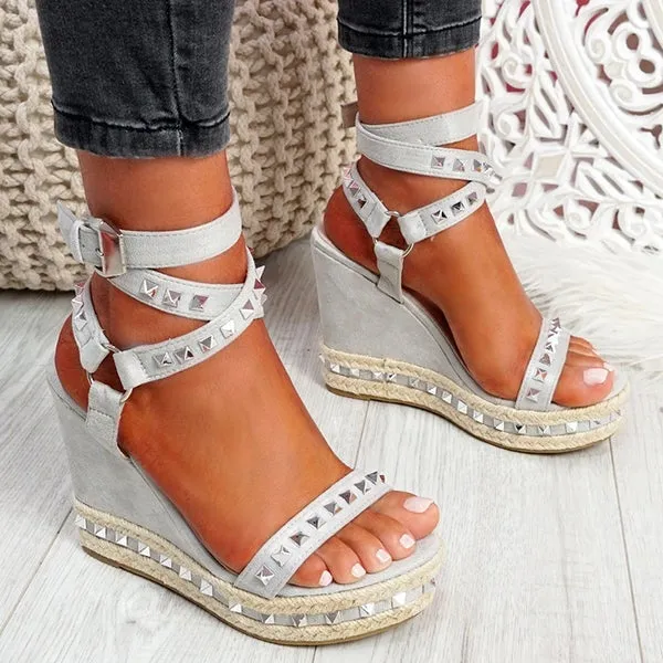 Amozae- Daily Numy Wedge Rock Studs Sandals