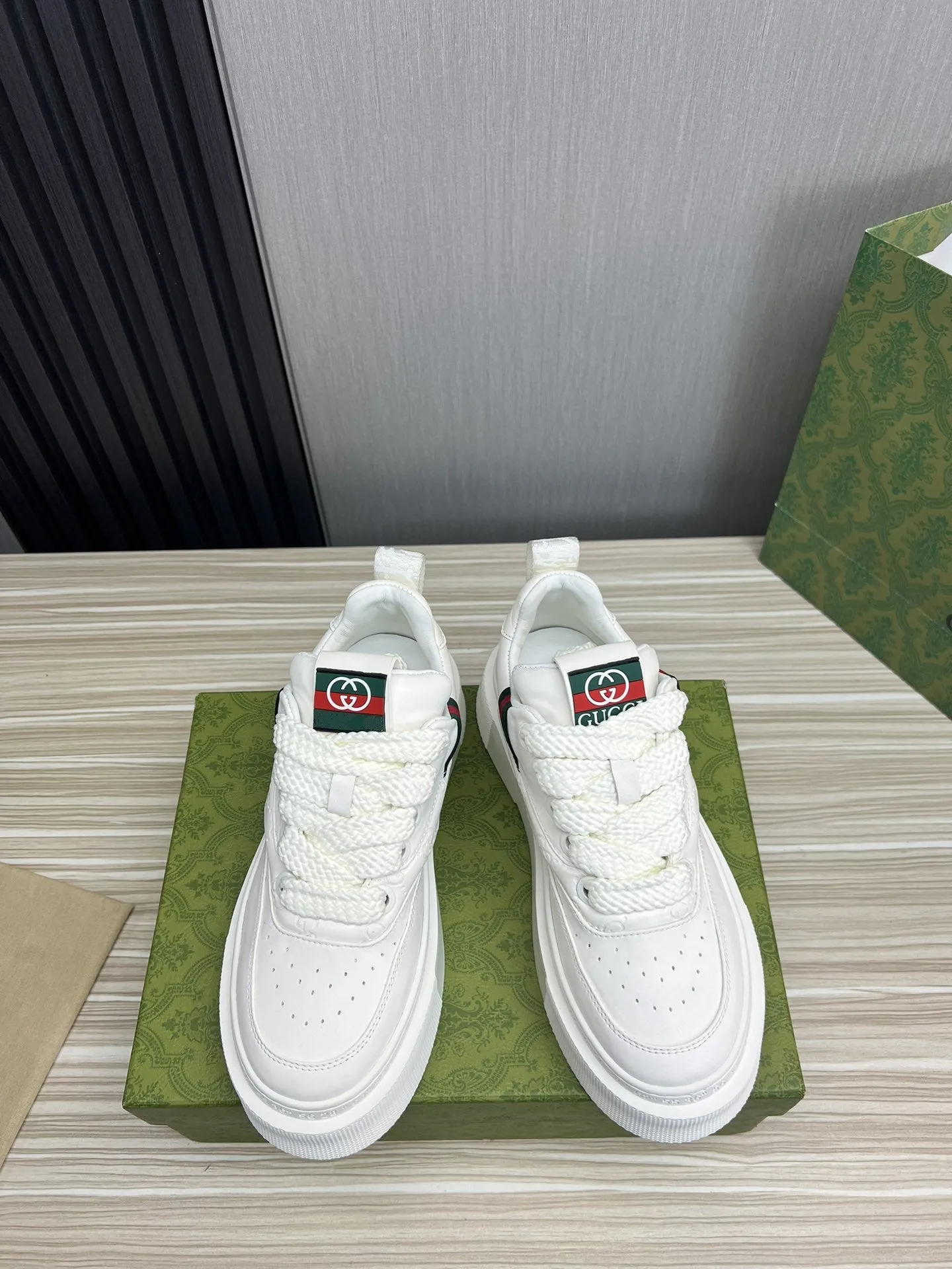 GG SCREENER LEATHER WHITE TRAINERS